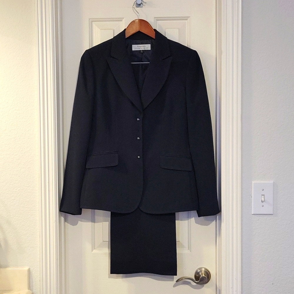 Tahari Pant Suit
